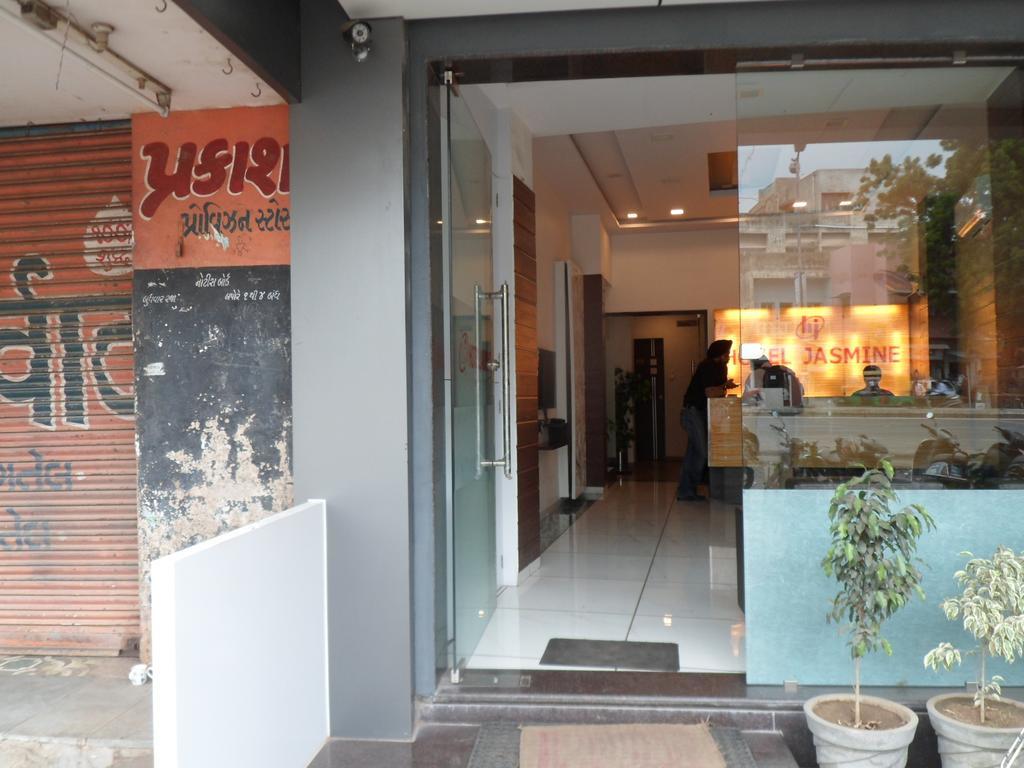 Hotel Jasmine Ahmedabad Ngoại thất bức ảnh